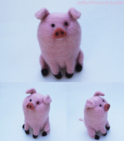 setforthfornorth:  Needle felted Waddles the Pig from Gravity