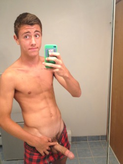 amateur-twink-ass:   ツ Need some 1 on 1 attention? Over 100