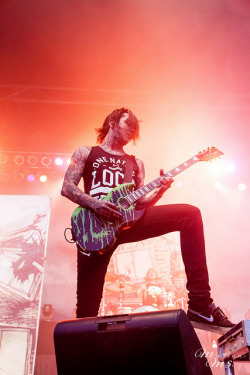 mitch-luckers-dimples:  Pierce The Veil by Marion Mirou-Sirot