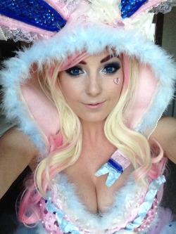 jessicanigri:  More more more more Eveelutions are coming!! <3