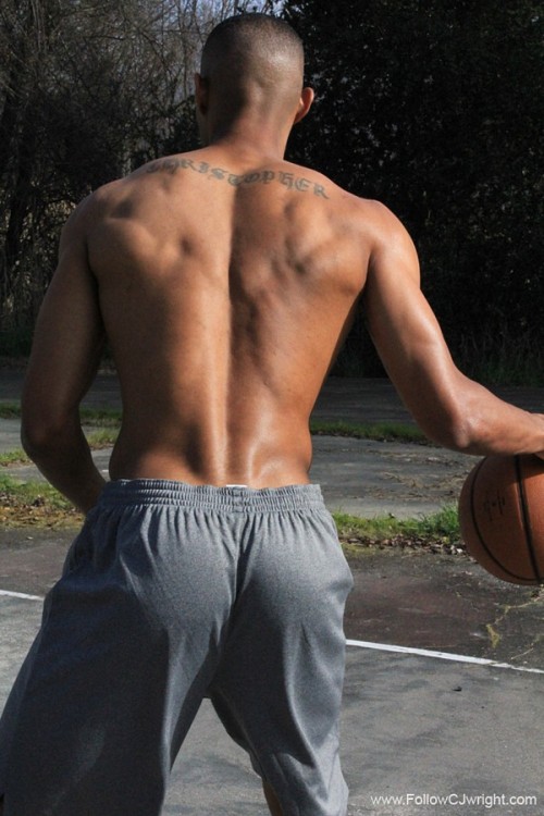 pornhunks:  crownroyal89:  CJ Wright’s fine ass…smh why is he str8?? JK lmao!!  (via TumbleOn )  