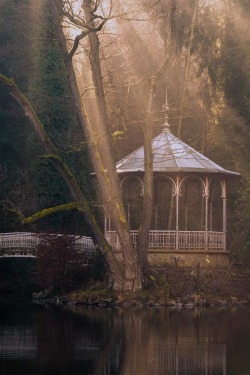 r2–d2:  Pavillion | (Chris Smith) 