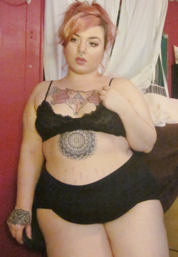 ghosthoneymoon:  *is a fat princess*Â   (â—¡â€¿â—¡*)