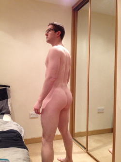 nakedmanblog:  wildbait:  Sunday ass for your viewing pleasure
