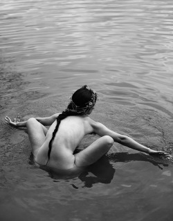 kelseydylan:  therealchipwillis:  water nymph Kelsey Dylan  