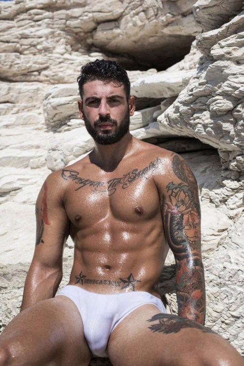 dobrahreloaded:    Nick by Stavros Christodoulou  
