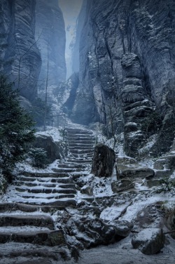 r2–d2:  Emperor's Corridor, Prachov Rocks by (Stevacek)