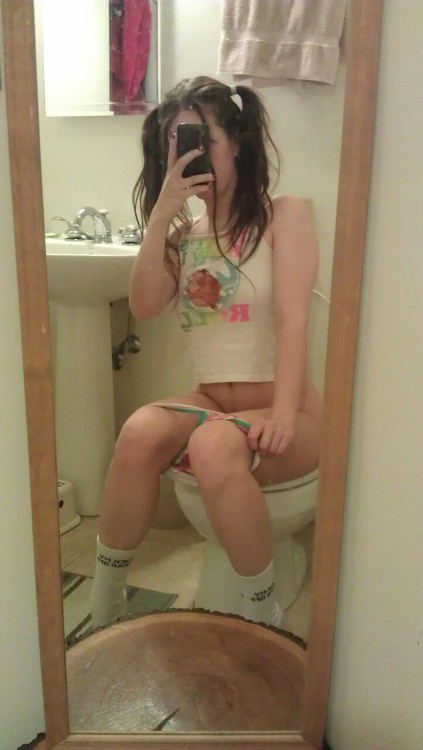 dimitrivegas:  Toilet girl 