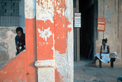 unrar:    Cuba, Havana 1996. Along Malecon, David Alan Harvey.