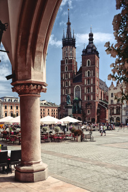 allthingseurope:  Krakow, Poland (by SW arts) 