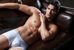 hotmales-n-stuff:  follow Hot Males ‘n Stuff and my more