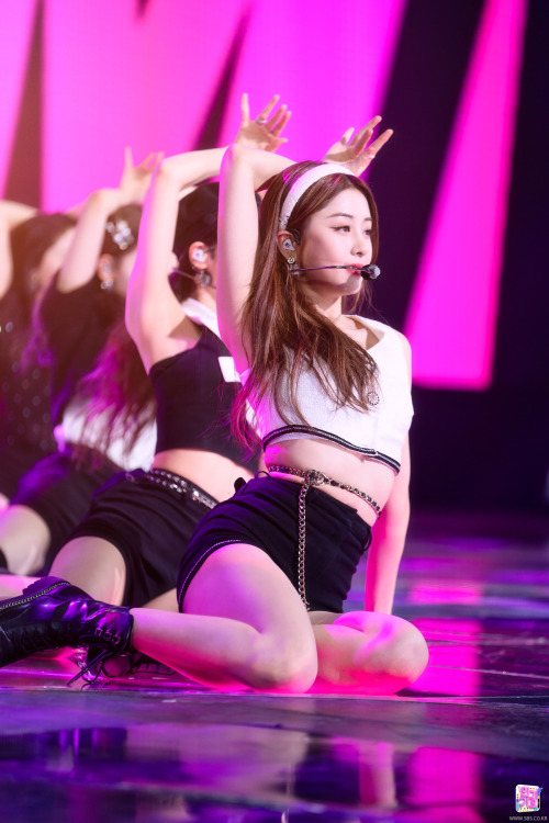 korean-dreams-girls:    YunJin (Le Sserafim) - SBS Inkigayo Pics