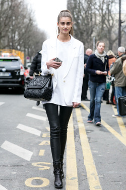 models-fashion111:  Taylor Marie Hill off duty - Paris fashion