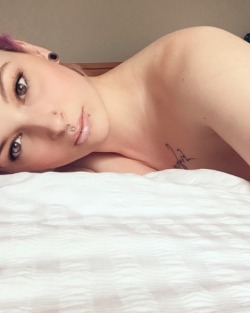 lost-lil-kitty:I don’t feel like I post enough selfies anymore