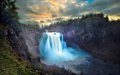 Picture perfect (Snoqualmie Falls, Washington)