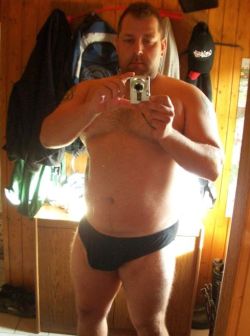 stocky-men-guys:  hairyblokes:  Lots of Hairy Blokes, Bears and