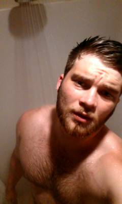 cuddlymatt:  dissapointed-dad:  Shower selfies after a beach