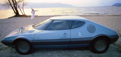 carsthatnevermadeit:  carsthatnevermadeit:  Bertone NSU Trapeze, 1973. A mid-engined concept with four seats in a trapezoidal configuration and a rotary engine   In case you missed it, a rotary concept from 1973 by Bertone