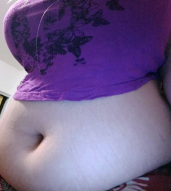teasemybelly:Been a while since I posted a pic of me. What do you think?