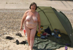 Another sexy nude bbw showing her body at the beach.Find sexy