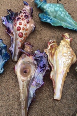 420cannabisgoddess:  Beautiful seashell glass pipe for every