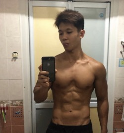 asian-men-x: @davinnnn