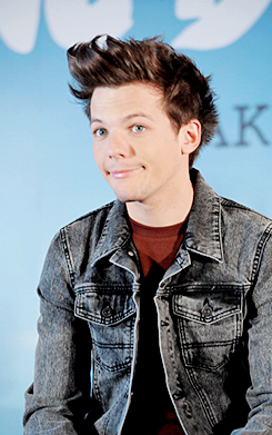 justaboat:  One Direction Press Conference Jan 18 2013 - Tokyo