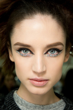 luminous-venus:  Chanel Haute Couture SS14 Makeup 