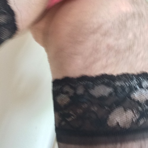 cockylingerie:  My 1st pair of Lacey hold ups !!