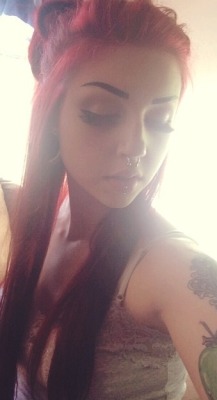 pixiee-starr:  So the hair went redder today and I’m liking