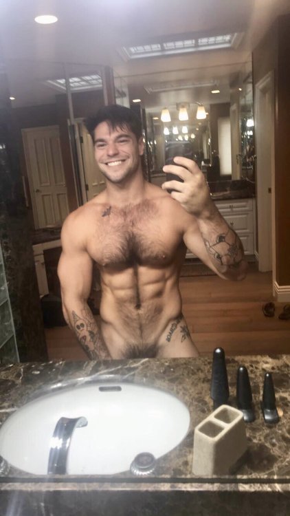 celebswhogetslepton: Solomon Aspen