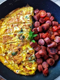 food-porn-diary:  Homemade cheese omelet and sausage [3024 x