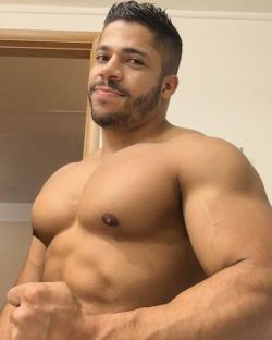 bigmalepecs:  Rafael Oliveira (@raf92felipe)   Mr nipple