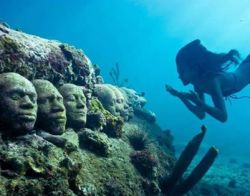 longlivefise:  pookiebear90: Grenada. Underwater sculpture honoring