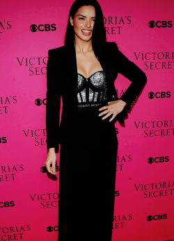 loveangelvs:  NEW: Angels attends the 2017 Victoria’s Secret