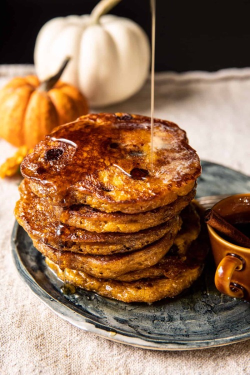 daily-deliciousness:  Fluffy pumpkin butter chocolate chip pancakes