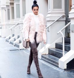 #TB #NYFW #fauxfur Tap for outfit details Photo cred: @jalisaoudenaarde