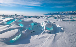 Crystalline light (snowdrifts over the ice pack, Antarctica)