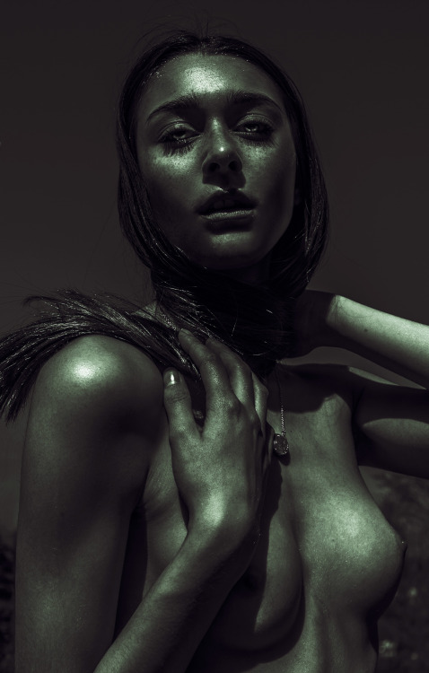 Darkening by harisnukemModel: Emily Brooks