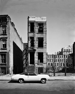 steroge:  West 122nd Street, 1979 Philip Trager: New York in