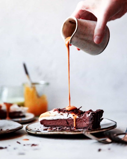 fullcravings:  V/GF Chocolate Tart with Tahini Caramel