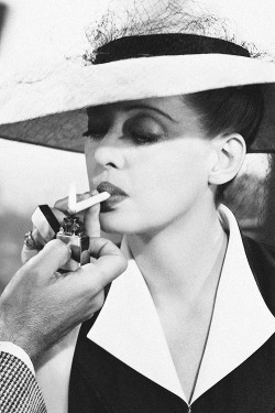 avagardner:  Bette Davis as Charlotte Vale in Now, Voyager, 1942.