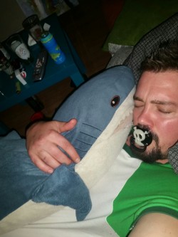 shark-n-princess:  Sharky cuddles :)