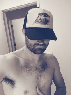 otterpotterpics:  Otter trucker hat. 👍 