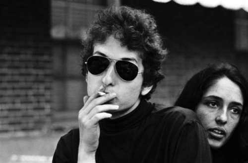 bobdylan-n-jonimitchell:Bob Dylan & Joan Baez, Newport, Rhode