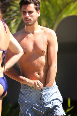 celebrtybulges:  Scott Disick