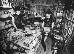  Lux Interior and Poison Ivy with their legendary record collection