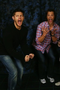 allaboutjensenackles:  J2 Being Adorably Goofy!   is that bob