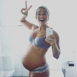 youlingerie:  “#Repost @ingerindubai #pregnantphotos #pregolove