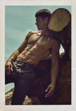 jonashoncho:   Chad White is photographed by Alvin Kean Wong